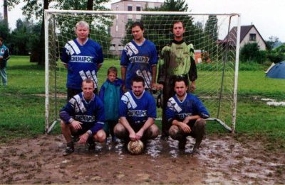 Turnaj v Dobrušce: 29.7.2000 (na konci)